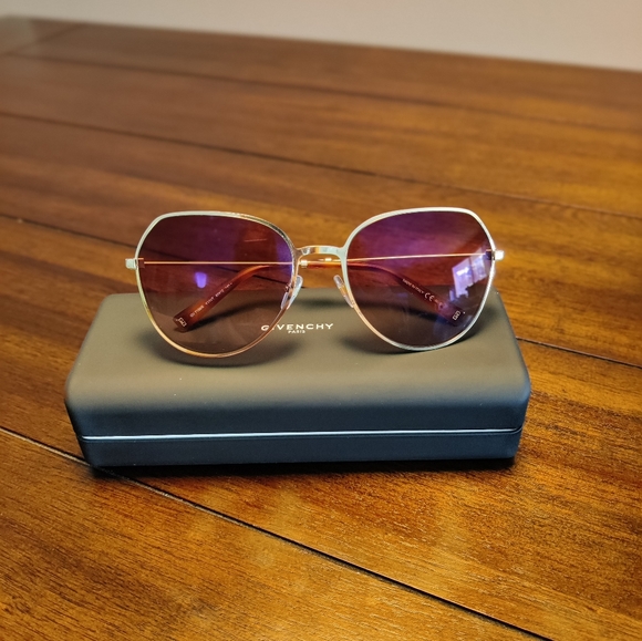 NEW Givenchy Sunglasses 😎 - Picture 8 of 13